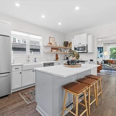 Stylish Retreat Near Wedding Venues + Fire Pit