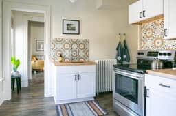 You will love to cook in this fully stocked kitchen.