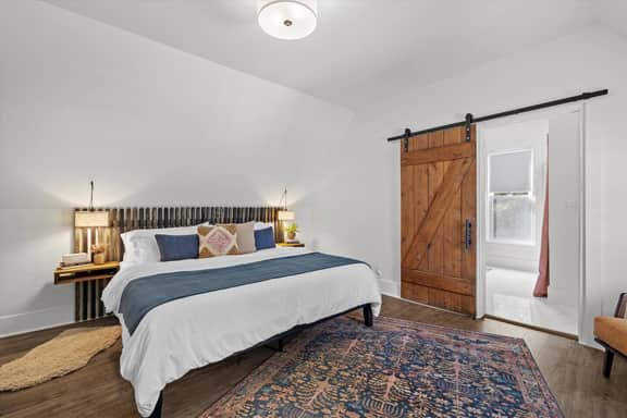 Stylish Retreat Near Wedding Venues + Fire Pit