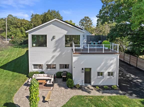 Lakeview Retreat | Main + Guest House, Sleeps 10