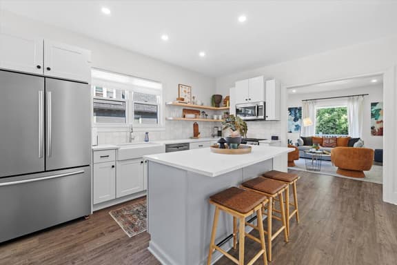 Stylish Retreat Near Wedding Venues + Fire Pit